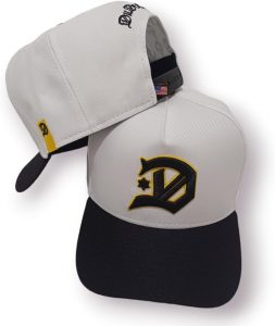 Boné DUDELOL Branco Snapback Ajustável com Aba Curva Preto